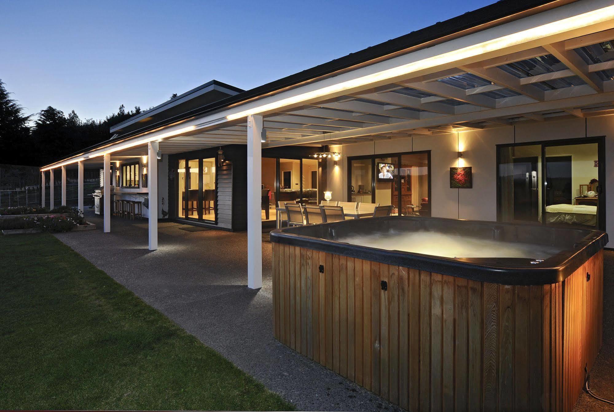 City Lights Boutique Lodge Rotorua Extérieur photo