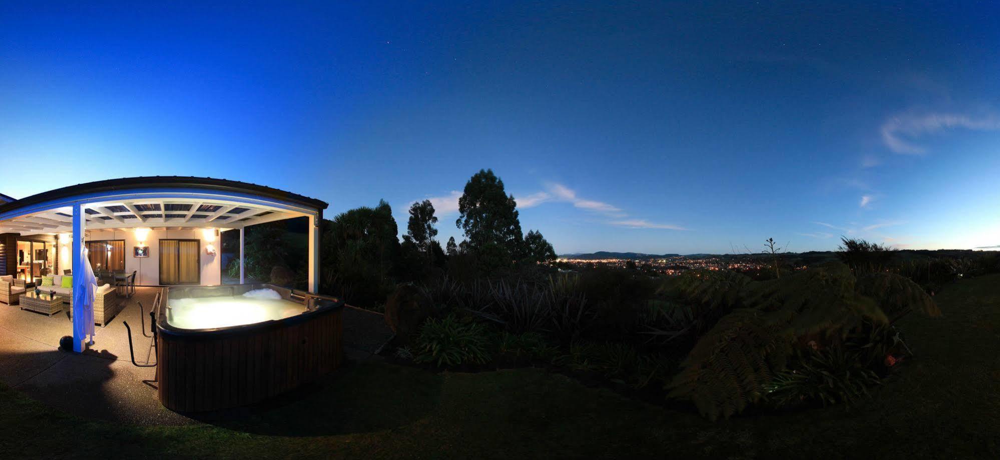 City Lights Boutique Lodge Rotorua Extérieur photo